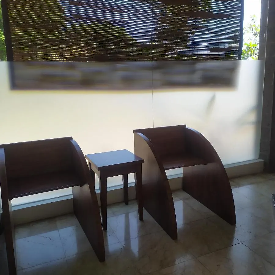 Oyo 90588 Joglo Riverside Hotel Legian  Legian (Bali)